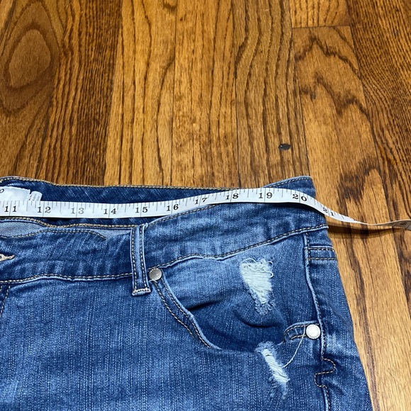 Torrid denim shorts size 22 - Picture 6 of 7